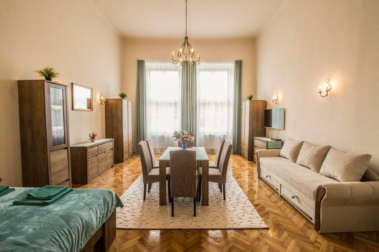 Suzy Apartman Еґер Екстер'єр фото