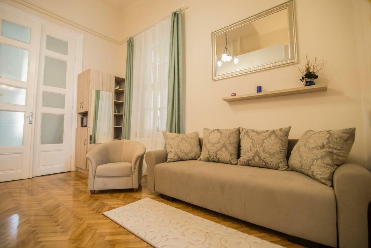 Suzy Apartman Еґер Екстер'єр фото
