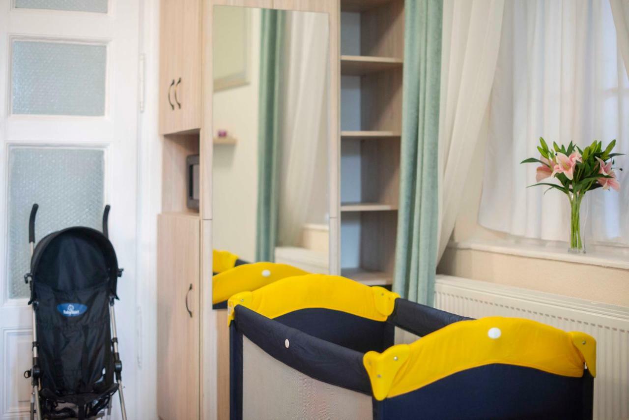Suzy Apartman Еґер Екстер'єр фото
